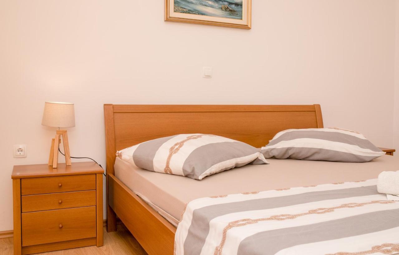 Apartments Silvana In Kampor Екстер'єр фото