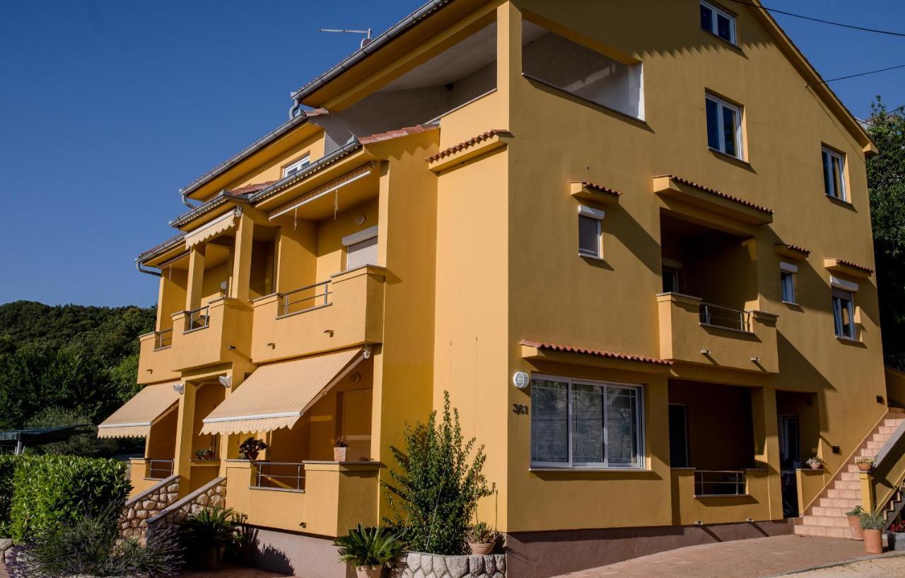 Apartments Silvana In Kampor Екстер'єр фото