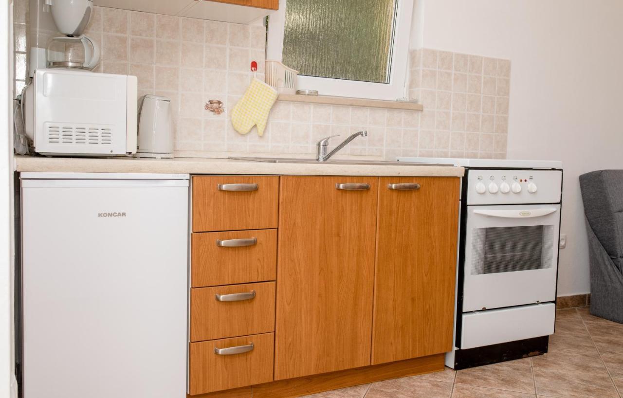 Apartments Silvana In Kampor Екстер'єр фото