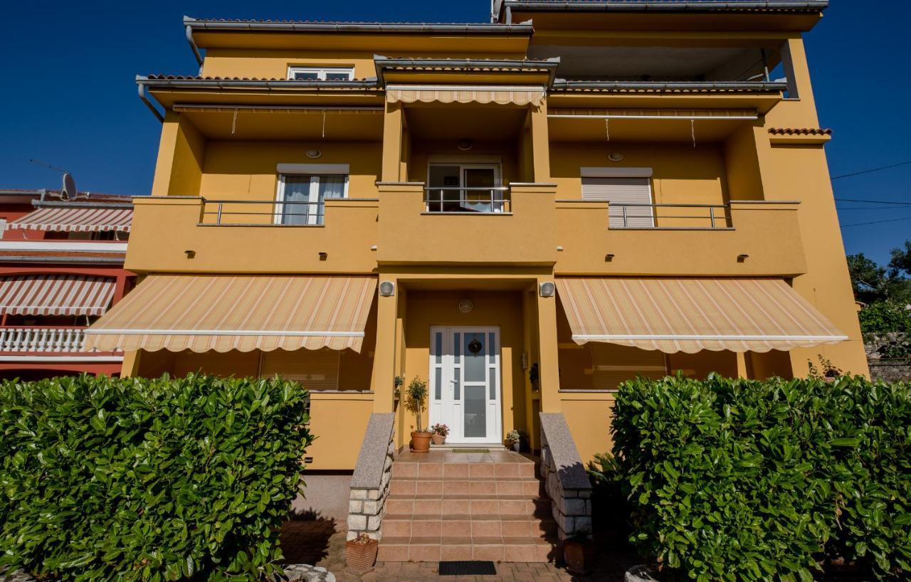 Apartments Silvana In Kampor Екстер'єр фото